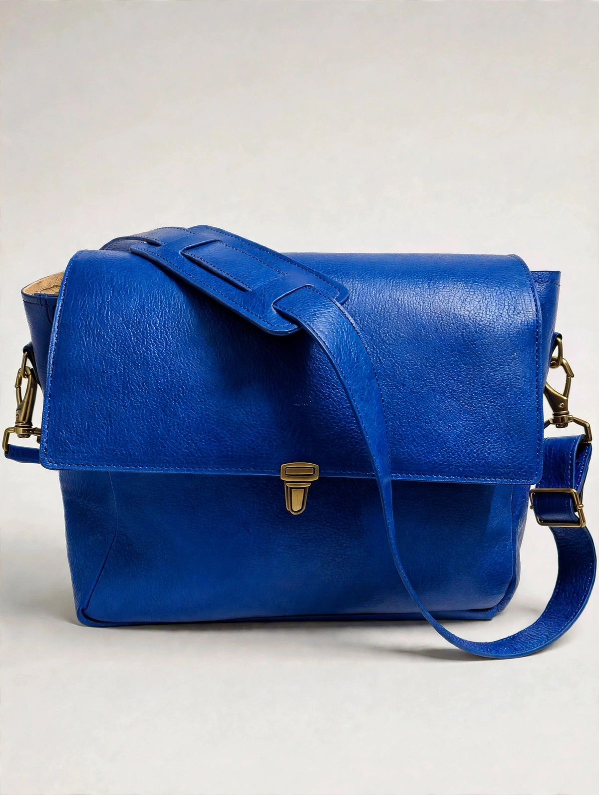 #color_wcembossed cobalt