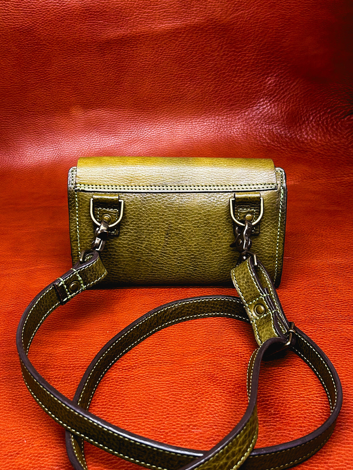 #color_Embossed olive