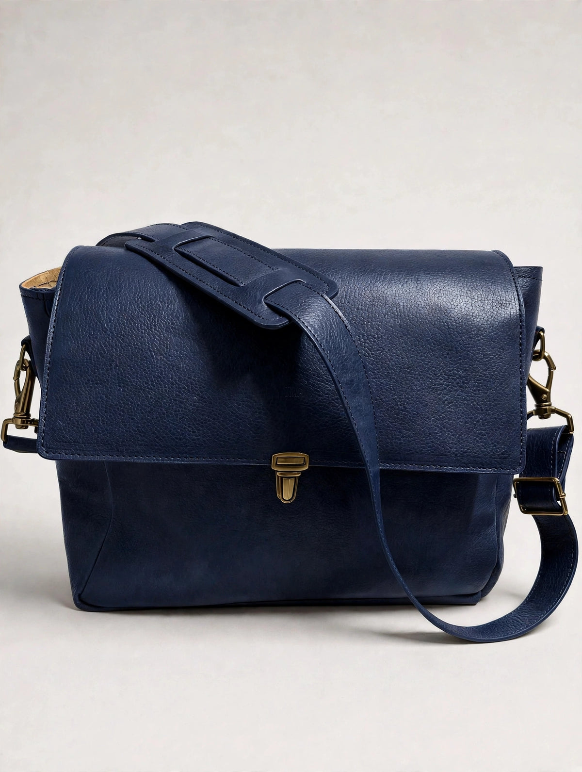 #color_embossed navy
